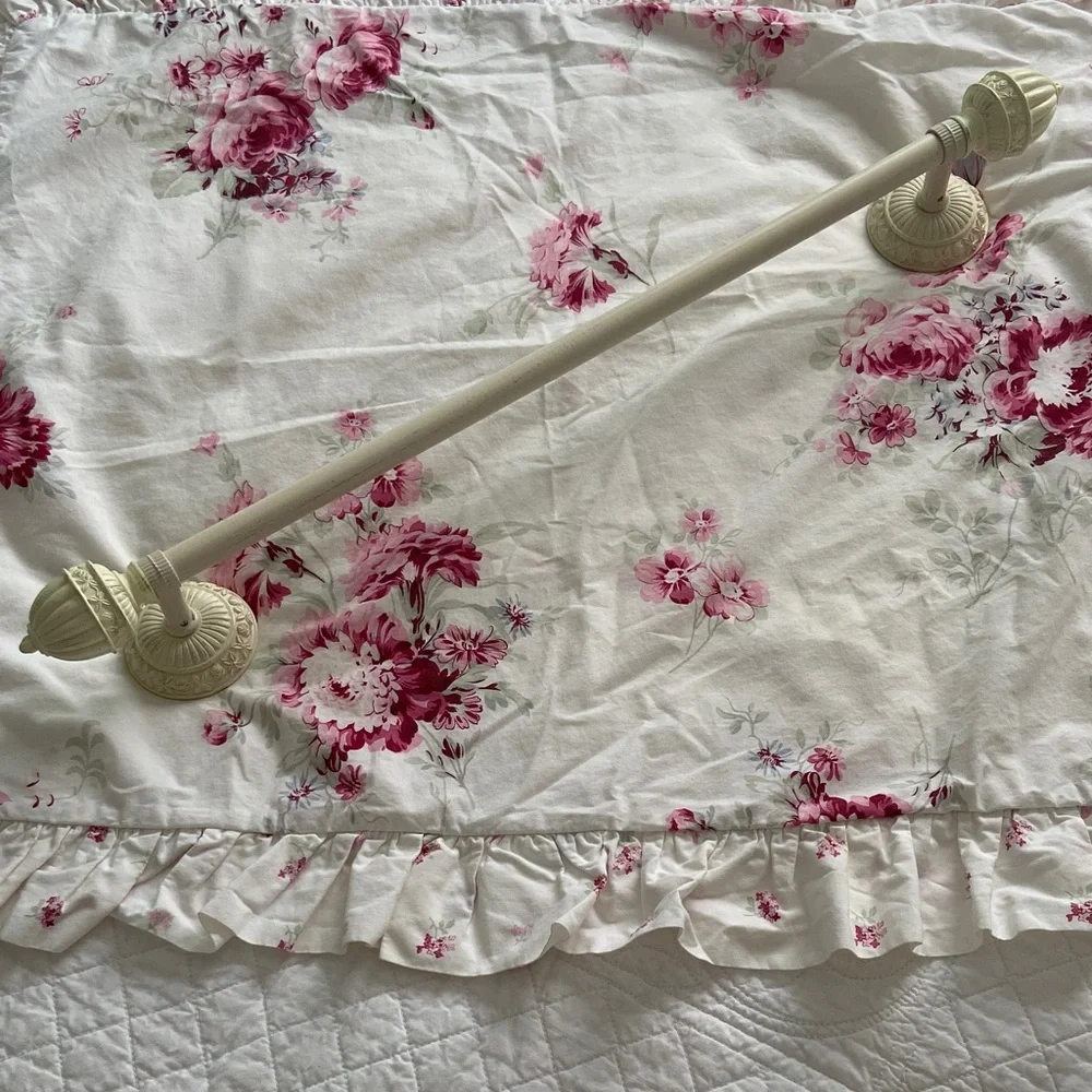 Simply Shabby Chic Cream Floral Roses Towel Bar NEW